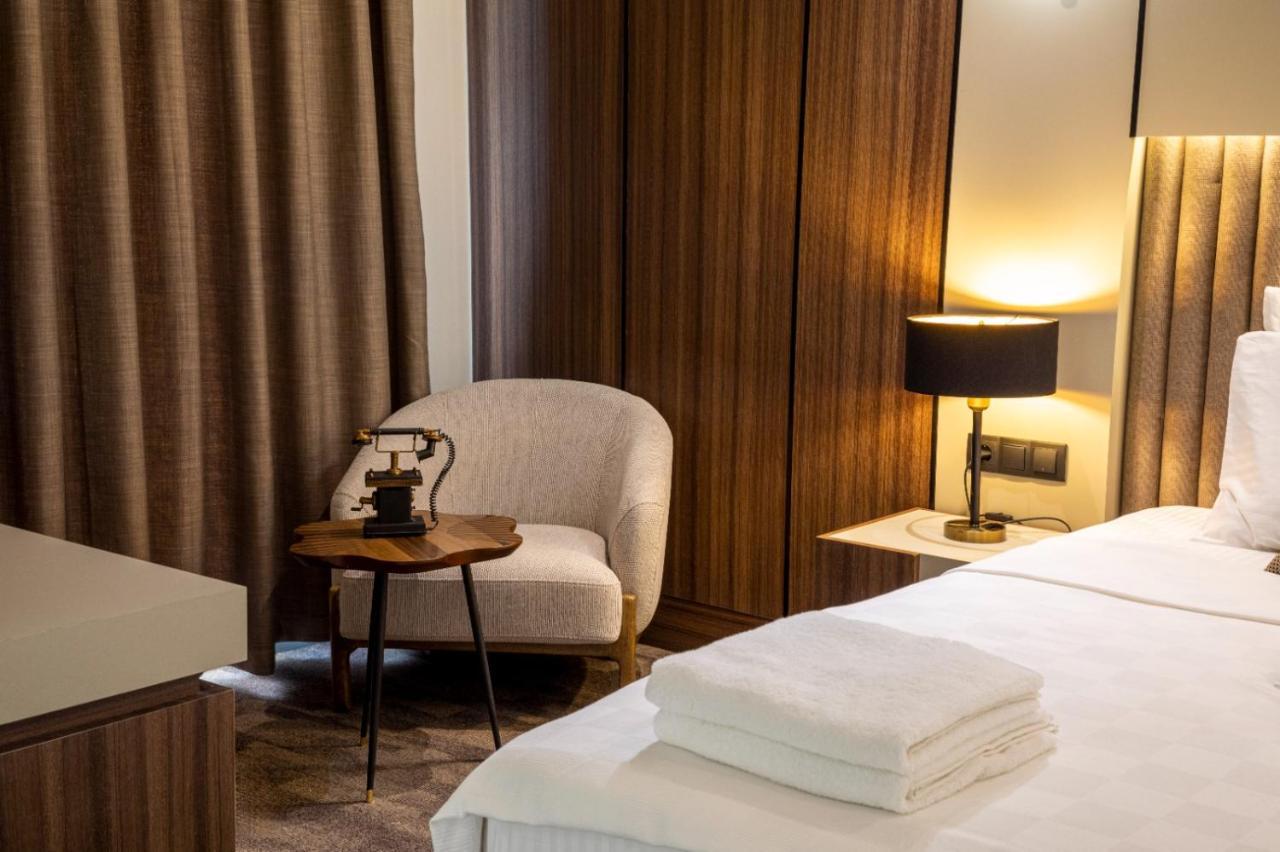 Monalisa Hotels 쿠사다시 외부 사진