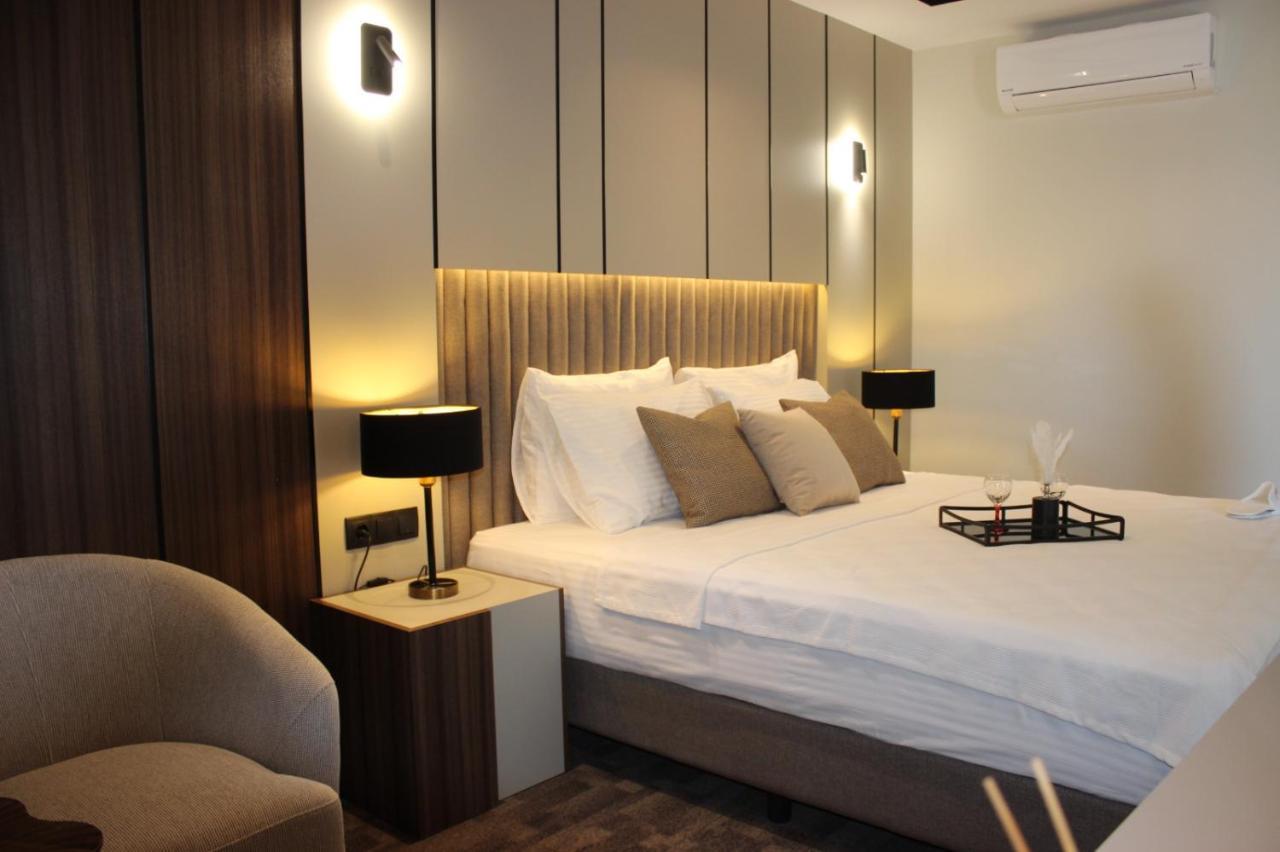 Monalisa Hotels 쿠사다시 외부 사진